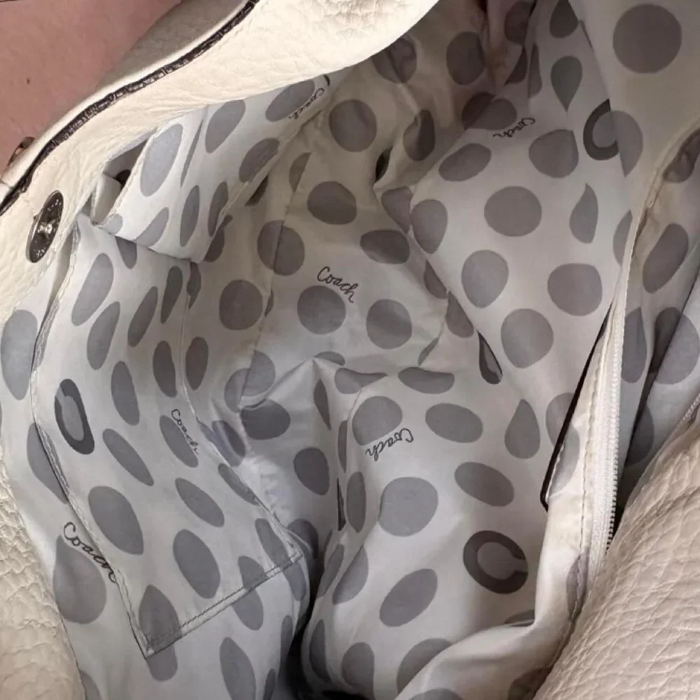 Coach Women's White and Cream Bag